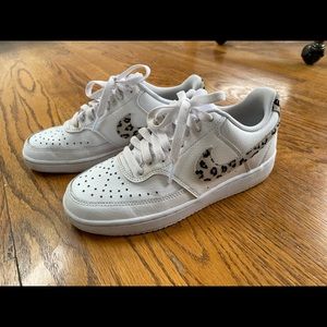 Nike Court Vision Liw Sneaker. Size 6.
